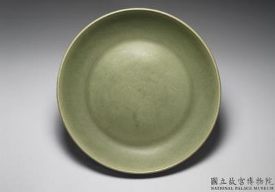 图片[2]-Dish with incised flower of four seasons pattern in celadon glaze. Longquan ware. Ming dynasty, 15th -16th century.-China Archive